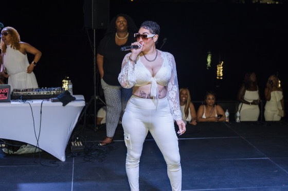 Privy All White